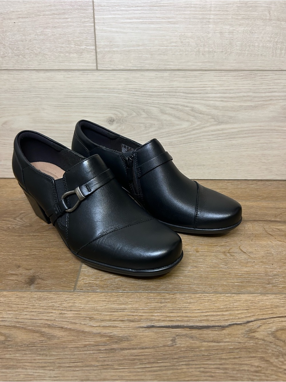 NIB Clark’s Emslie Katy ankle boots cushion soles 8.5